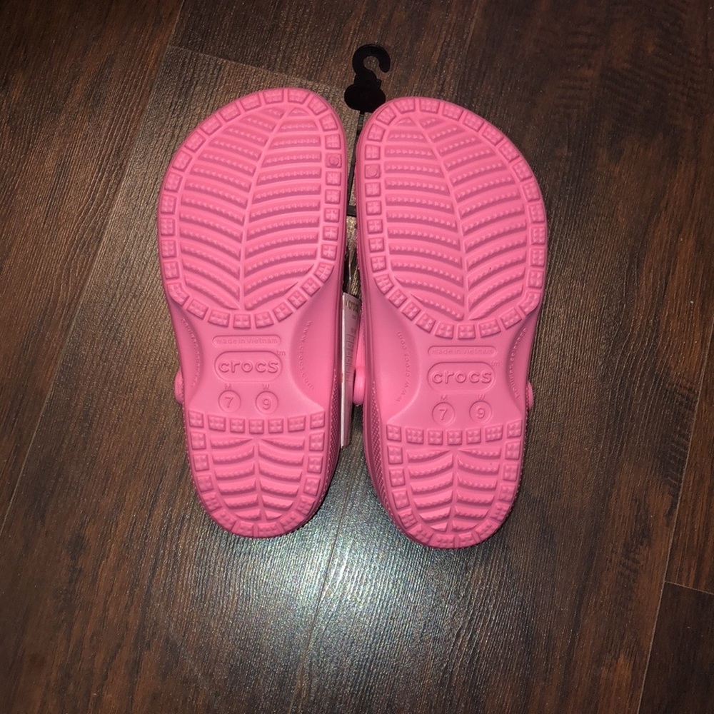 Pink crocs - Picture 3 of 5